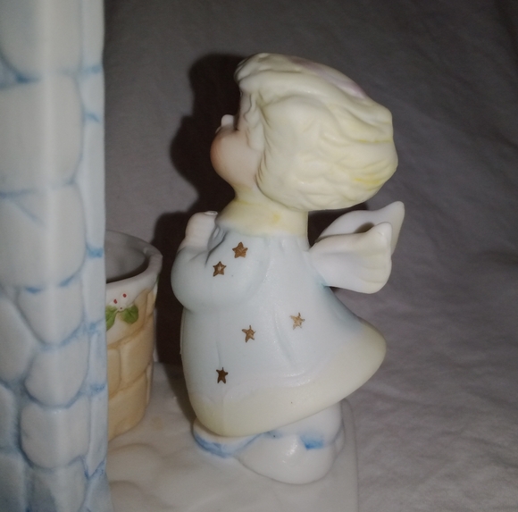 Vintage Christmas Angel Wishing Well Ceramic Figurine 1983 Taiwan - Picture 10 of 11